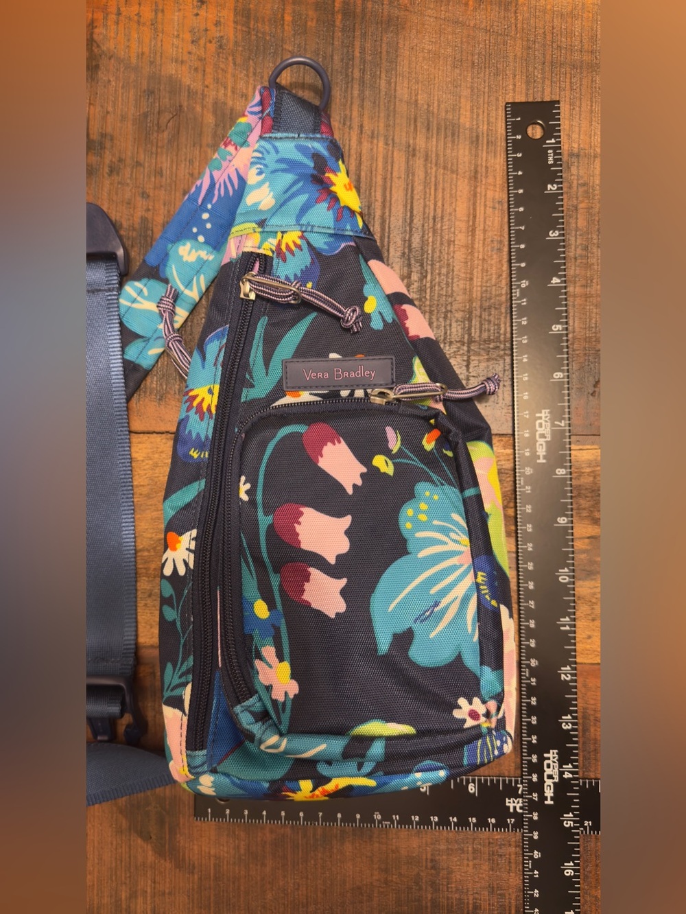 Vera Bradley Navy Floral Firefly Garden Small Sling Bag Summer 2019 Retired NWOT - Picture 5 of 9